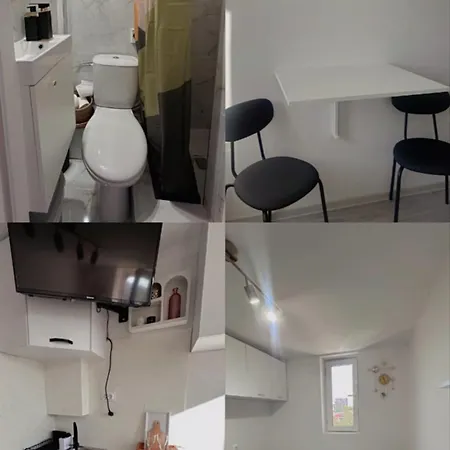 Cochet, Aproape De Centru