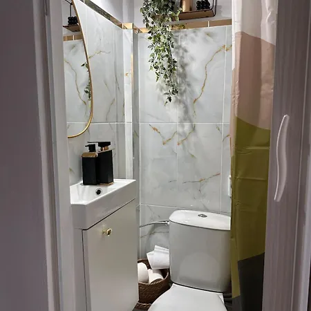 Cochet, Aproape De Centru