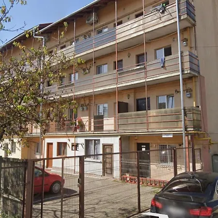 Cochet, Aproape De Centru Daire Kaloşvar