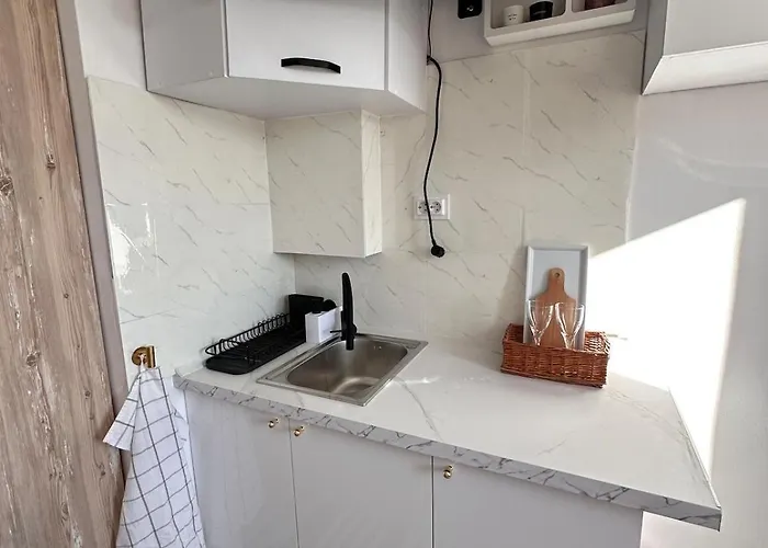 Cochet, Aproape De Centru Daire *