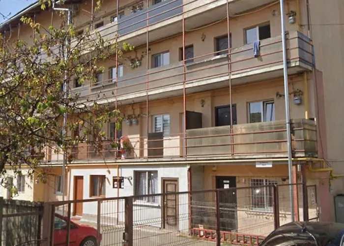 Cochet, Aproape De Centru Daire Kaloşvar